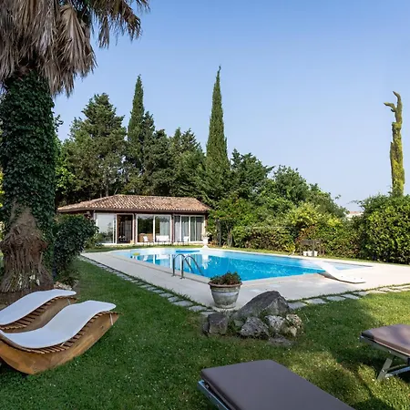 Blue Moon Relais Santa Maria di Scacciano