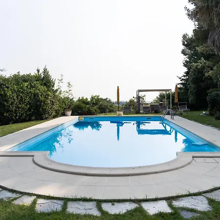 Blue Moon Relais Santa Maria di Scacciano