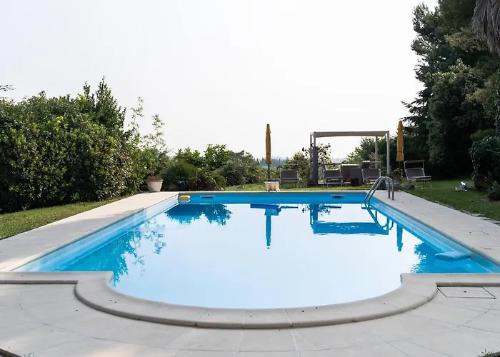 Blue Moon Relais Santa Maria di Scacciano